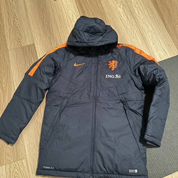 nike long bench coat